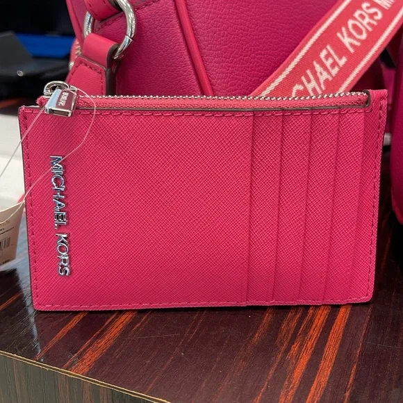 MICHAEL KORS
Jet Set Travel Medium Top Zip Leather Card Case Wallet 
Dragonfruit - Picture 8 of 16